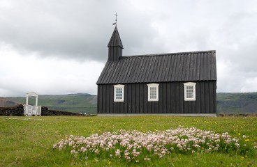 Die berühmte schwarze Kirche von Búðir 