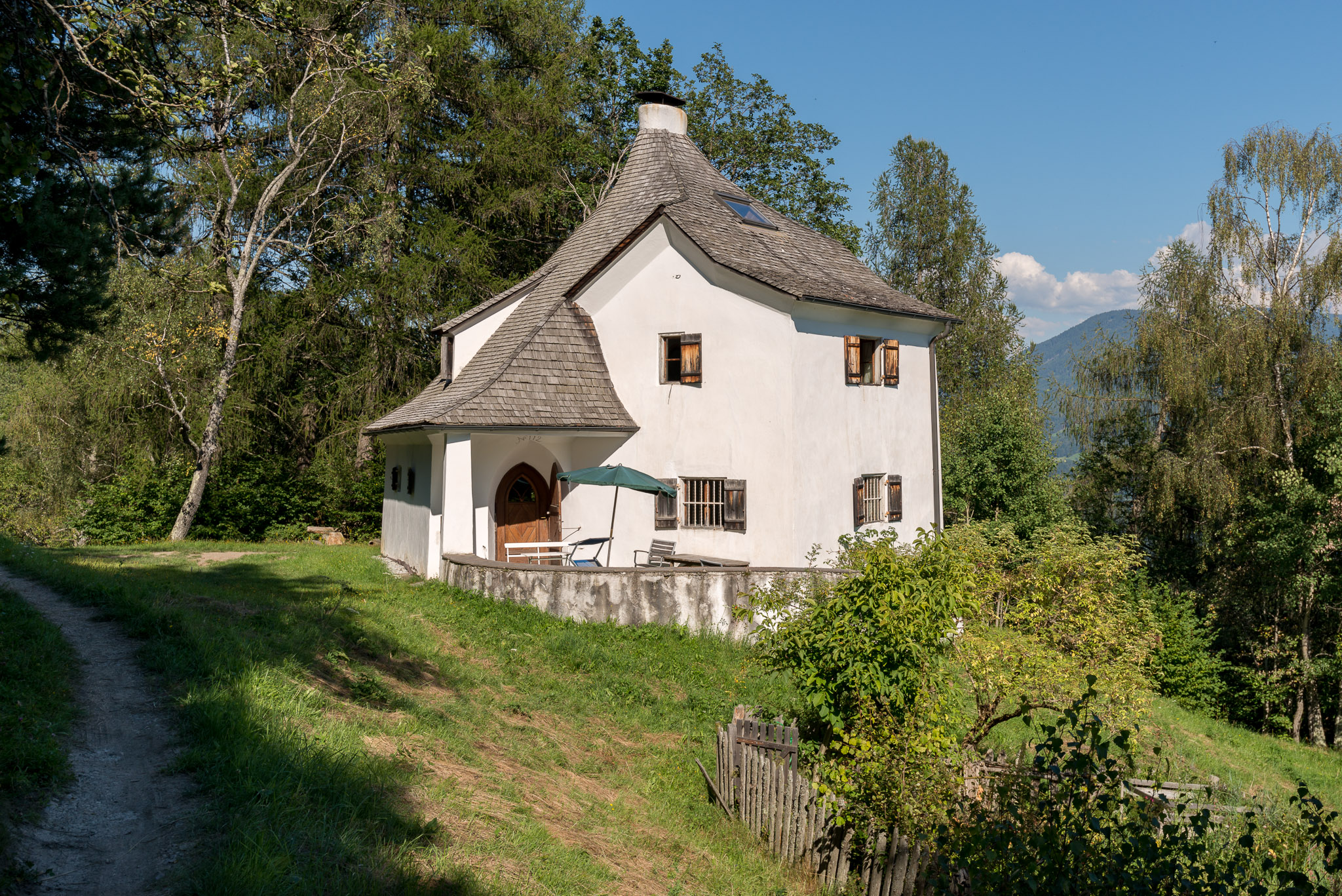 Die Welzenbacher Villa wird auch liebevoll Kaffeemühle genannt und ist eine Dependance von Briol.