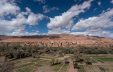 Der Ort Tineghir an der Straße der 1.000 Kasbahs